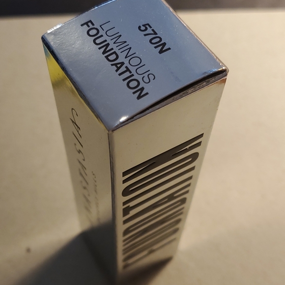 570 N Luminous Foundation - Picture 2 of 4